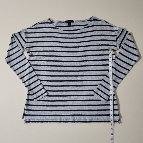 J.Crew Women's Roundneck Black Gray Stripe Long Sleeve Pullover Top - Picture 5 of 15